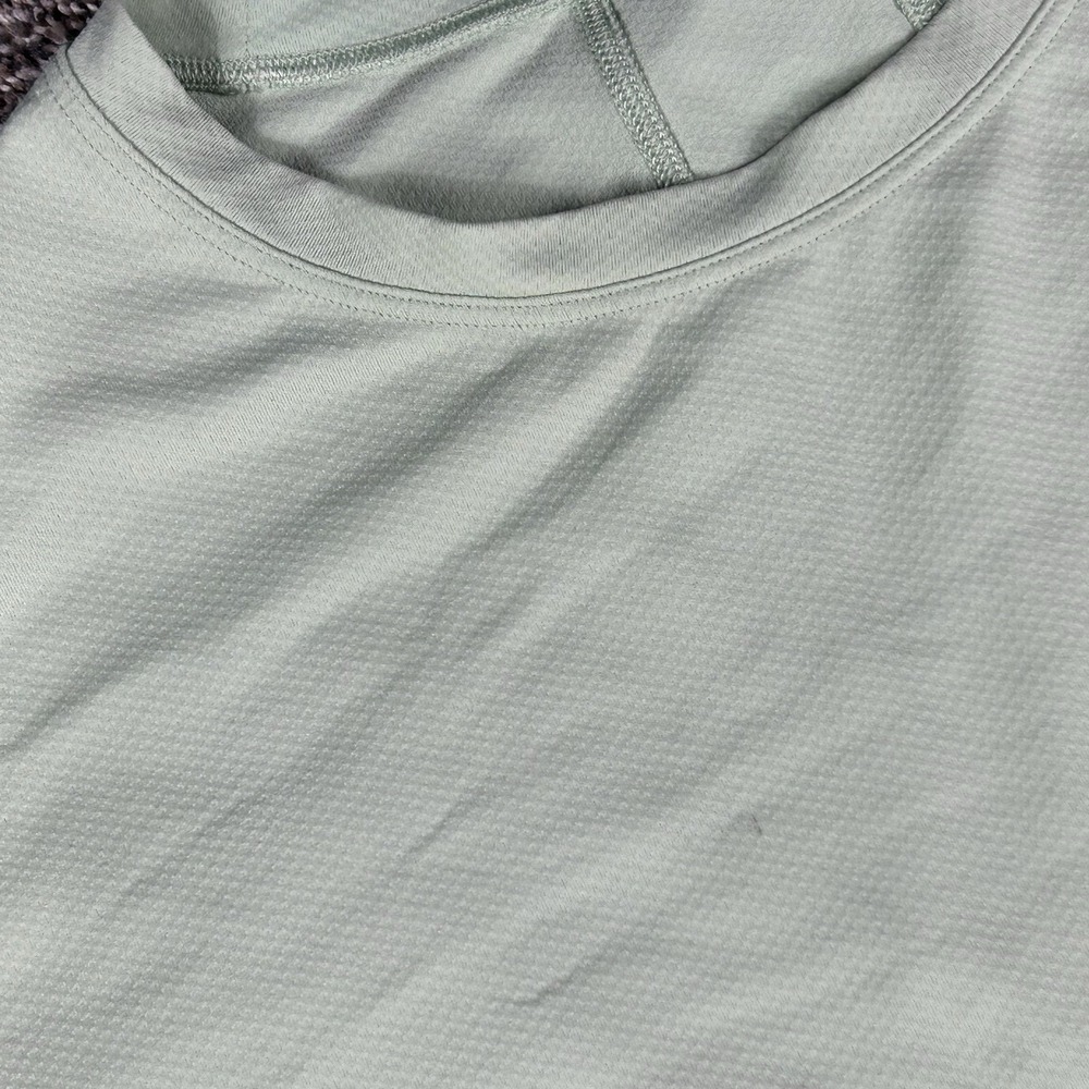 Lululemon Hold Tight Cropped Top T-Shirt Long Sleeve Light Green Women No Sz Tag - Picture 3 of 9
